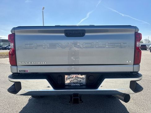 Used 2025 Chevrolet Silverado 2500 LT w/ Convenience Package AWD/4WD image 5