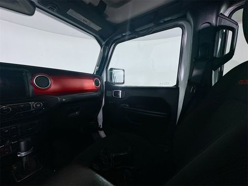 Used 2021 Jeep Gladiator Rubicon image 11