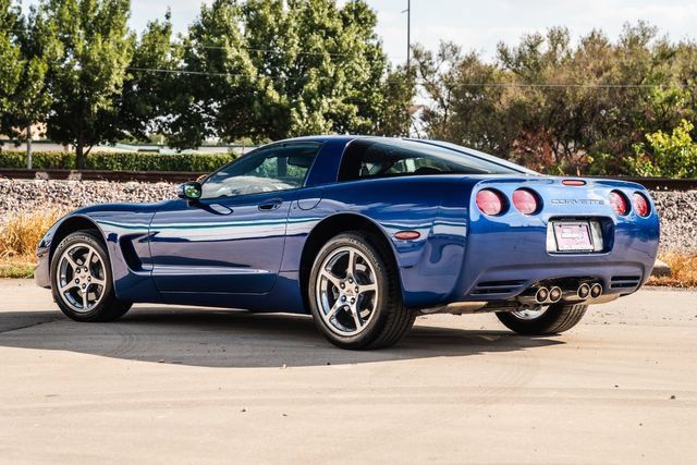 Used 2003 Chevrolet Corvette Coupe w/ Preferred Equipment Group RWD image 49