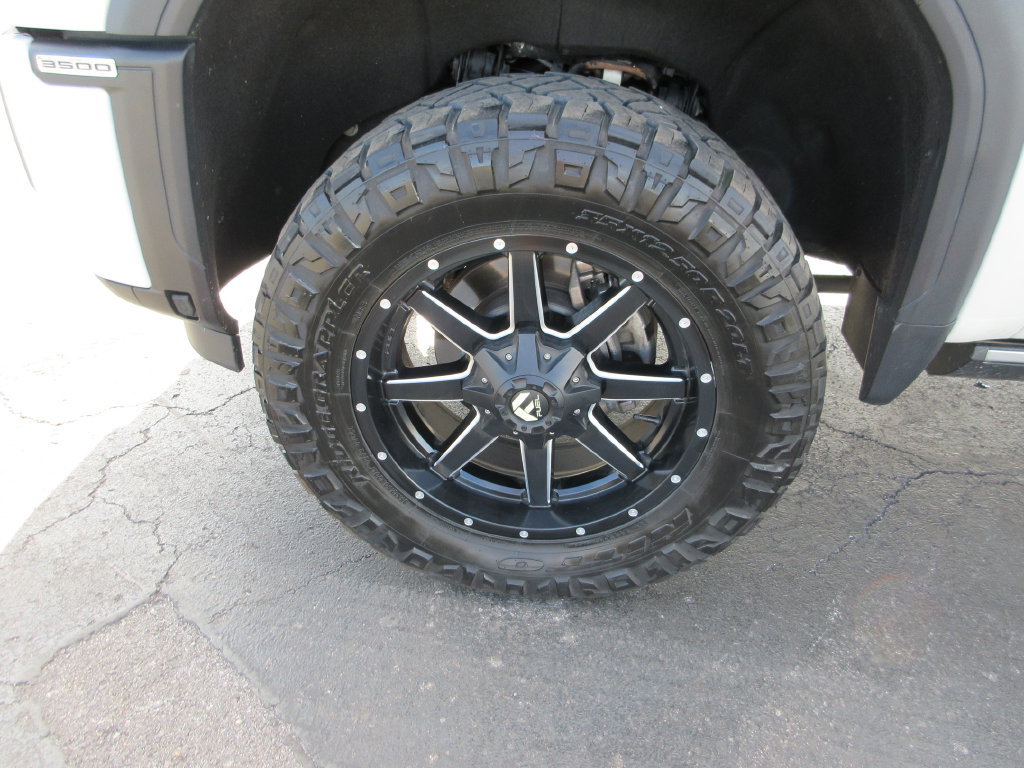 Used 2024 GMC Sierra 3500 Denali Ultimate AWD/4WD image 15