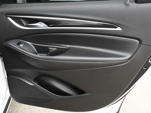 Used 2021 Buick Enclave Avenir w/ Avenir Technology Package image 21