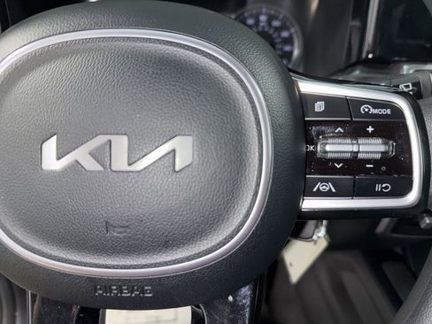 Used 2023 Kia Sorento LX FWD image 30