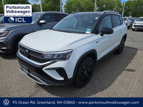 Certified 2023 Volkswagen Taos SE w/ Panoramic Sunroof Package AWD/4WD image 1