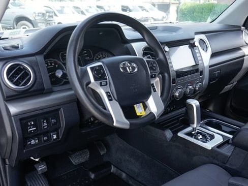 Used 2020 Toyota Tundra SR5 w/ SR5 Upgrade Package AWD/4WD image 18