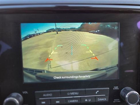 Used 2022 Nissan Frontier SV image 25