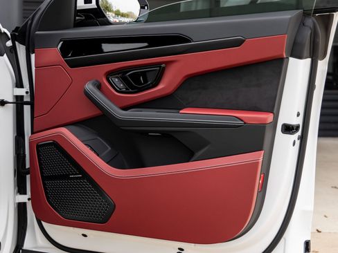 Used 2024 Lamborghini Urus S image 42