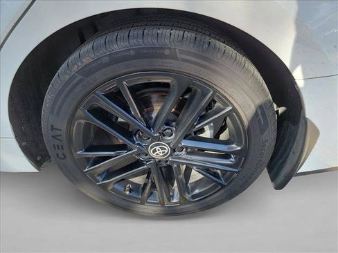 Used 2025 Toyota Camry SE w/ Convenience Package FWD image 9
