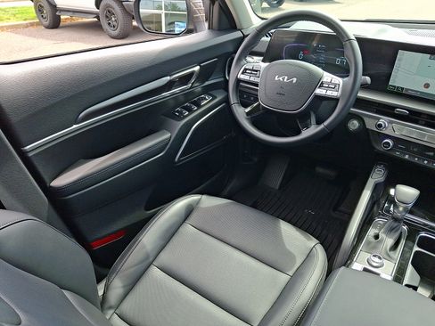Used 2025 Kia Telluride S AWD/4WD image 13