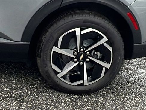 New 2026 Chevrolet Equinox EV LT image 9