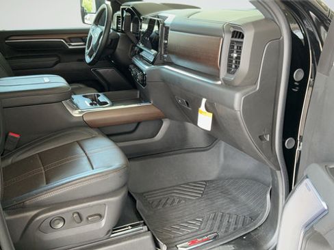 Used 2025 Chevrolet Silverado 2500 High Country w/ High Country Premium Package AWD/4WD image 24