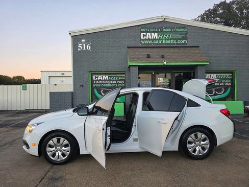 Used 2016 Chevrolet Cruze LS image 39