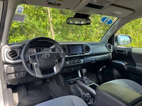 Used 2021 Toyota Tacoma SR5 w/ Technology Package AWD/4WD image 10