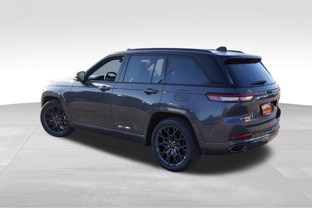Used 2025 Jeep Grand Cherokee Summit w/ Obsidian Package AWD/4WD image 9