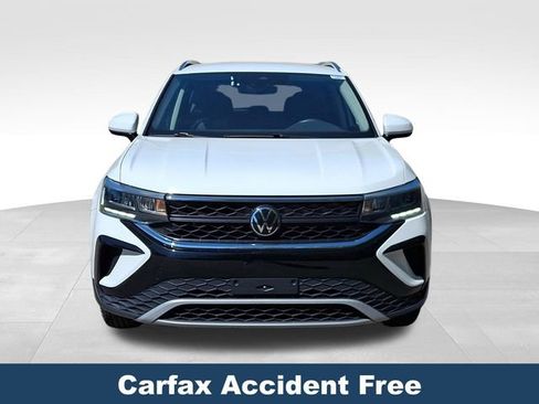 Used 2024 Volkswagen Taos SE FWD image 3