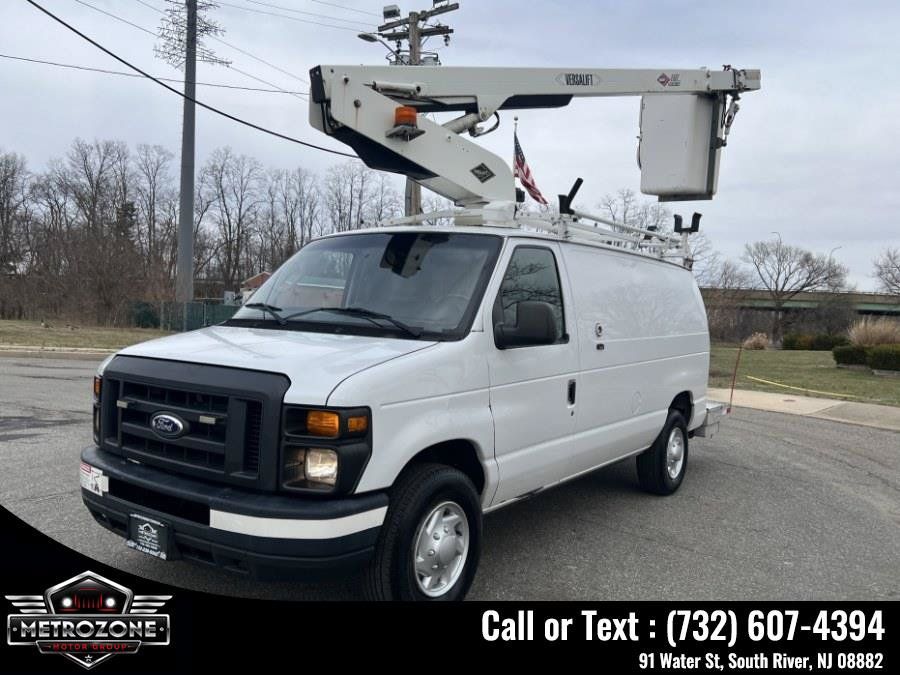 Used 2014 Ford E-350 and Econoline 350 Super Duty w/ Power Group RWD image 5