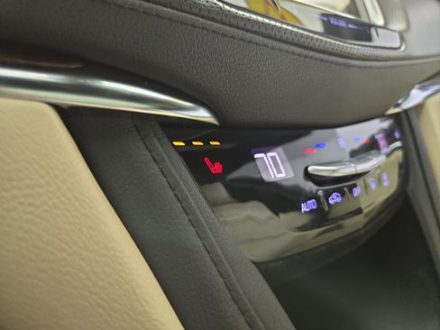 Used 2017 Cadillac XT5 Luxury w/ Driver Awareness Package image 28