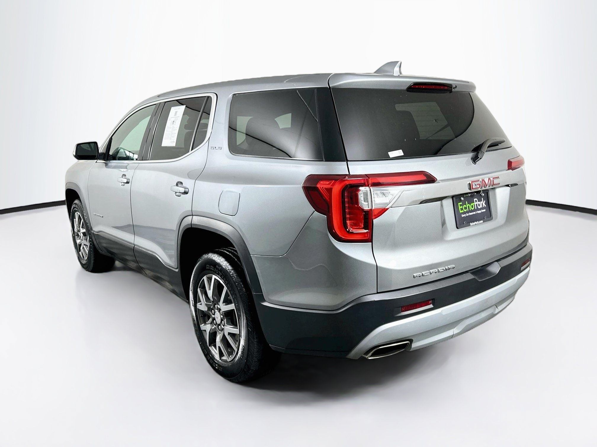 Used 2023 GMC Acadia SLE FWD image 5