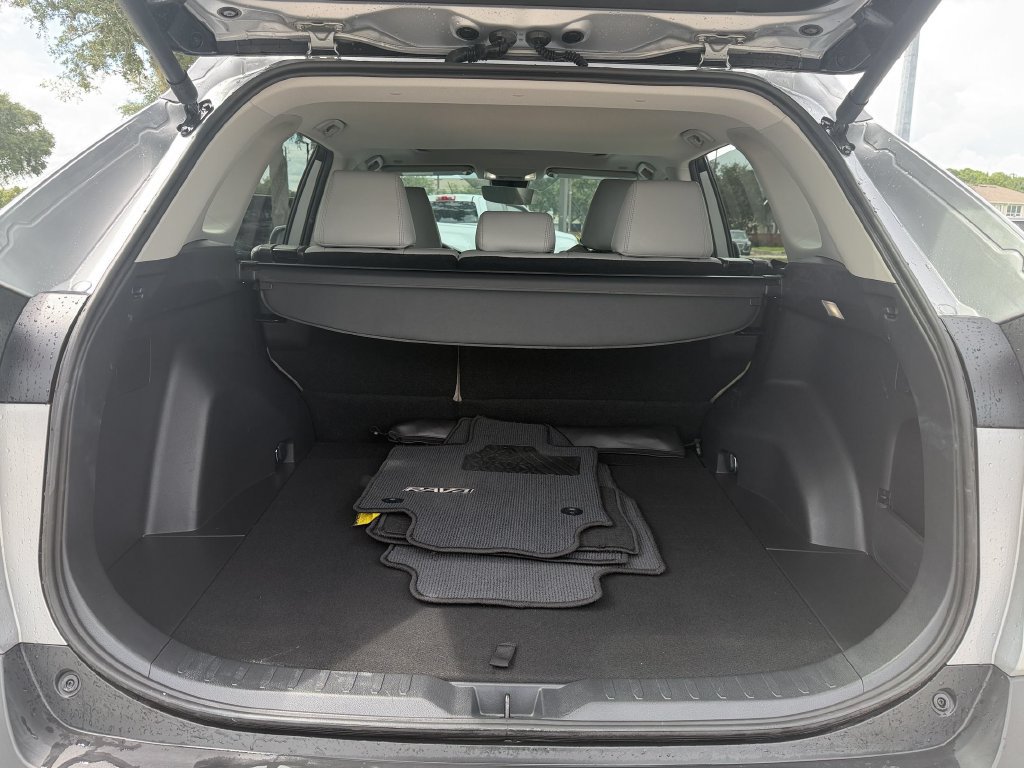 Used 2024 Toyota RAV4 XLE w/ Convenience Package FWD image 10