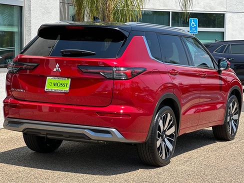 New 2025 Mitsubishi Outlander SEL image 4