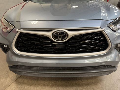 Used 2023 Toyota Highlander XLE image 23