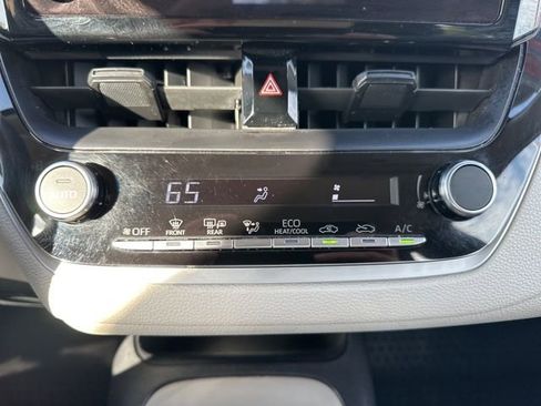 Used 2024 Toyota Corolla LE w/ LE Convenience Package image 18