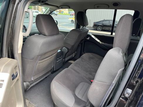 Used 2012 Nissan Pathfinder SV AWD/4WD image 24