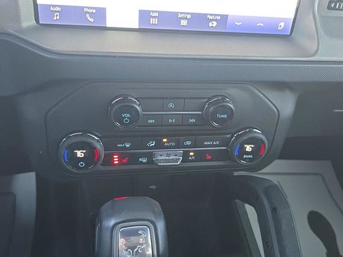 Used 2024 Ford Bronco Outer Banks image 19