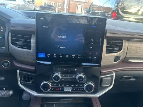 Used 2024 Ford Expedition Limited image 18