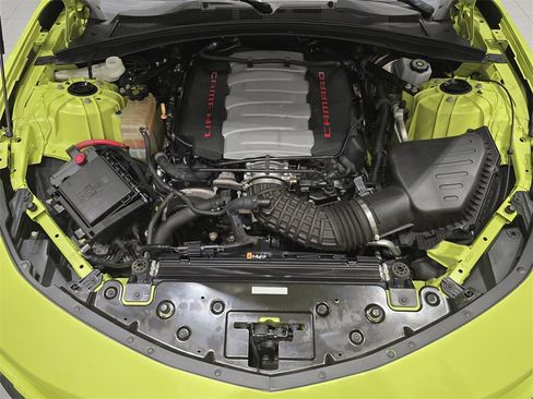 Used 2020 Chevrolet Camaro SS image 16