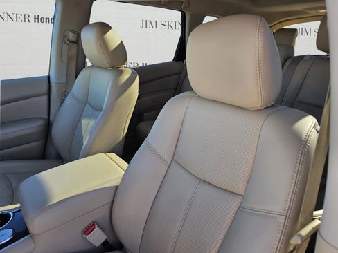 Used 2015 Nissan Pathfinder Platinum image 18