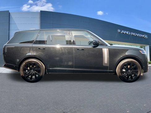 Certified 2025 Land Rover Range Rover Long Wheelbase SE AWD/4WD image 8