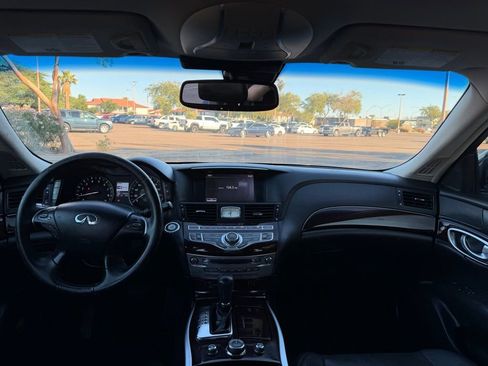 Used 2011 INFINITI M37 w/ Premium Pkg image 25