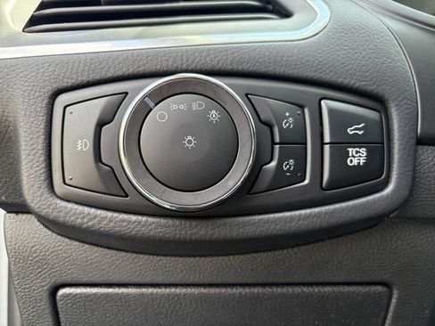 Used 2024 Ford Edge Titanium image 5