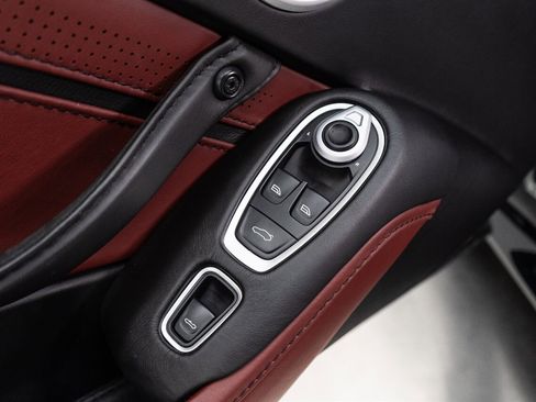 Used 2021 Aston Martin V8 Vantage Roadster RWD image 74