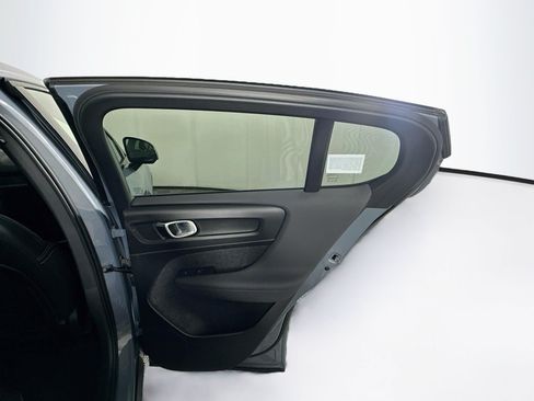 Used 2023 Volvo C40 P8 Recharge Plus AWD/4WD image 31