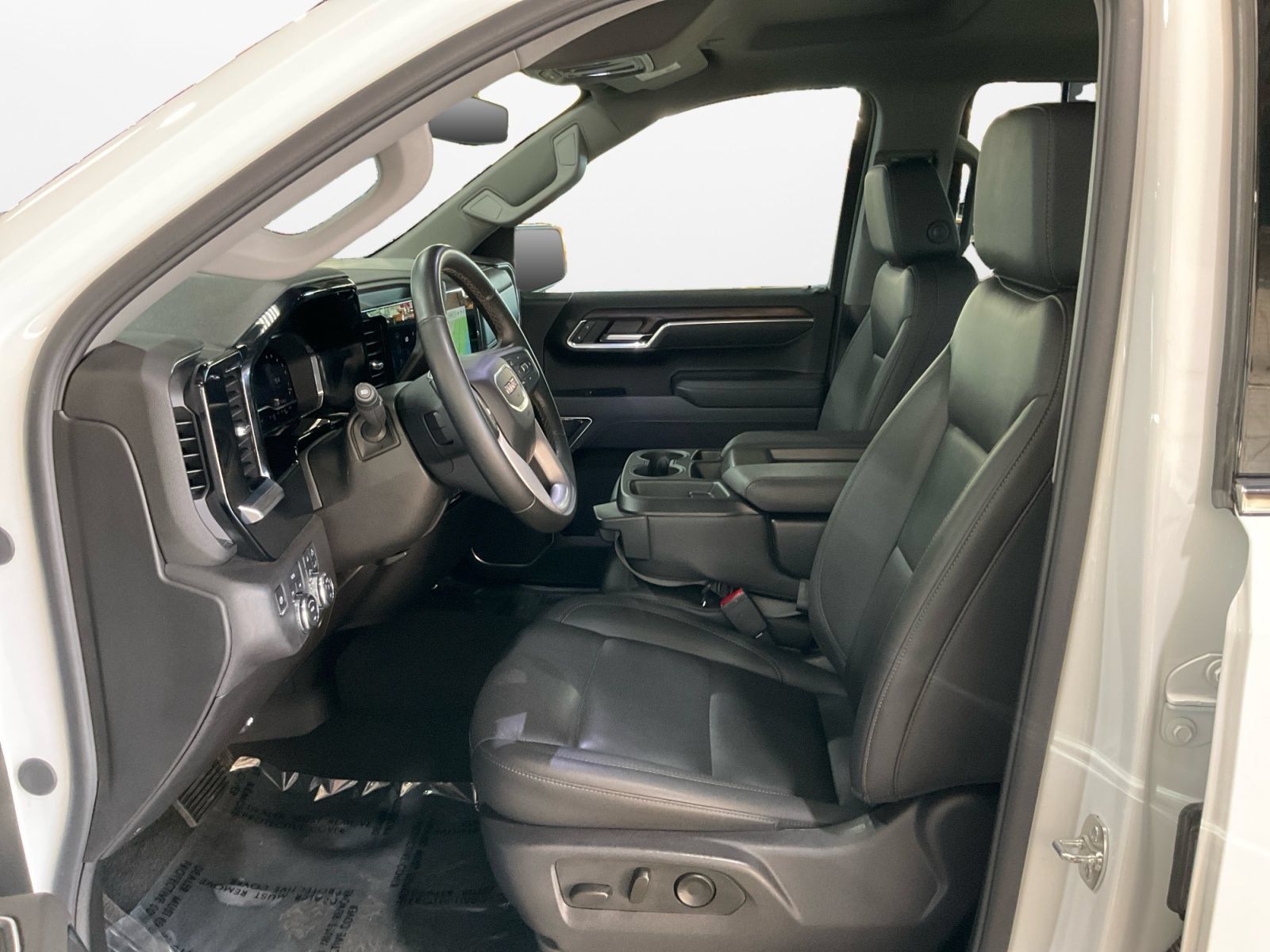 Used 2025 GMC Sierra 1500 SLT AWD/4WD image 10