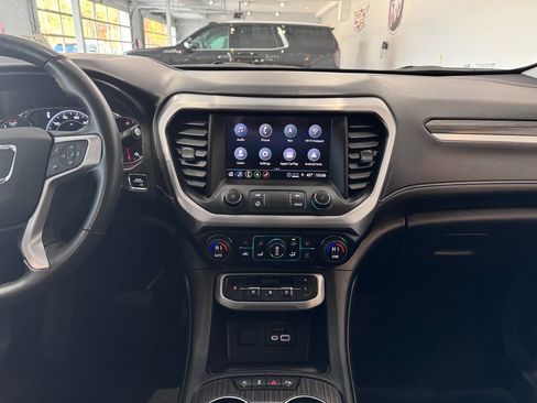 Certified 2023 GMC Acadia SLT w/ Elevation Edition image 17