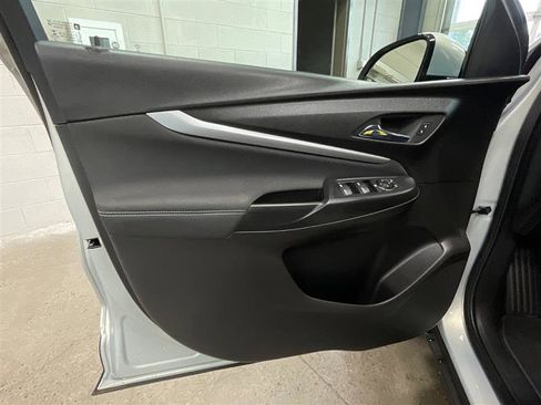 Used 2023 Chevrolet Bolt EUV LT w/ Driver Confidence Package FWD image 10