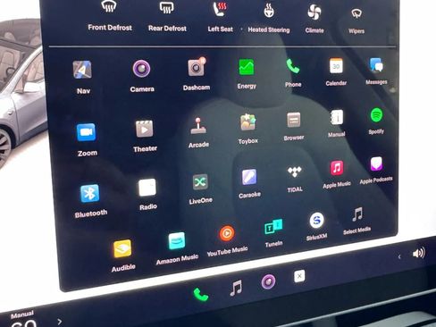 Used 2022 Tesla Model Y Long Range image 33