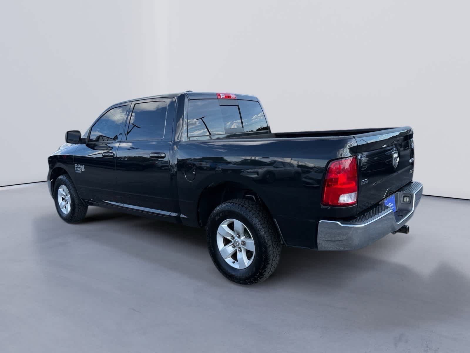 Used 2019 RAM 1500 Classic SLT w/ Protection Group AWD/4WD image 3