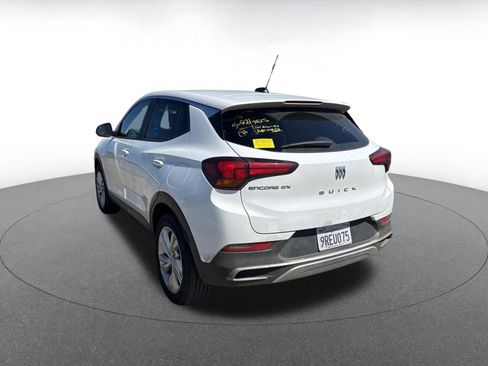 Used 2025 Buick Encore GX Preferred FWD image 3
