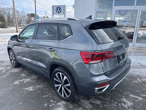 Used 2022 Volkswagen Taos SE image 6