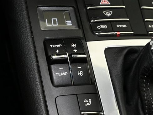 Used 2021 Porsche Macan Turbo w/ Premium Package Plus (PF0) image 22