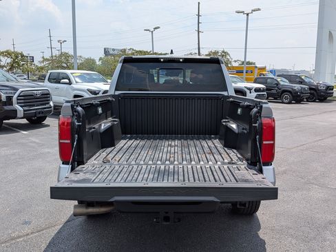 Certified 2024 Toyota Tacoma SR5 AWD/4WD image 8