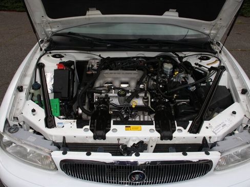 Used 1998 Buick Century Custom FWD image 16