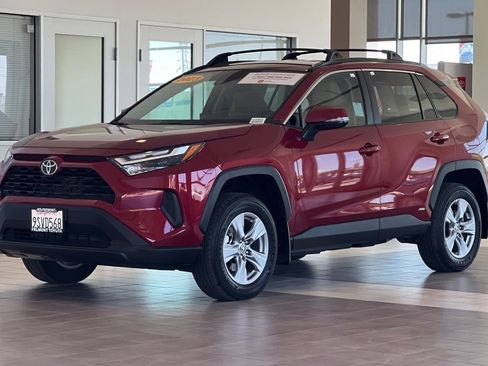 Certified 2025 Toyota RAV4 LE AWD/4WD image 8