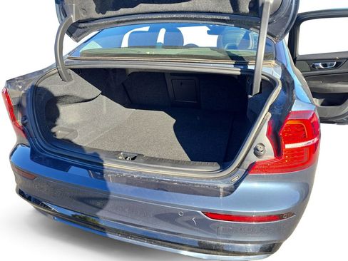 Used 2024 Volvo S60 B5 Plus image 20