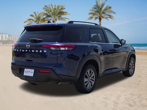 Used 2025 Nissan Pathfinder SV FWD image 8