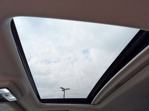 Used 2024 Toyota 4Runner Limited image 13