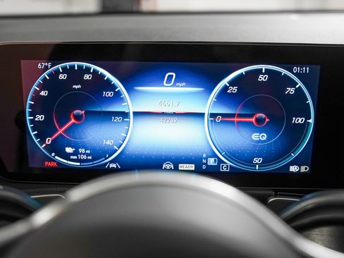 Certified 2023 Mercedes-Benz EQB 300 4MATIC image 17